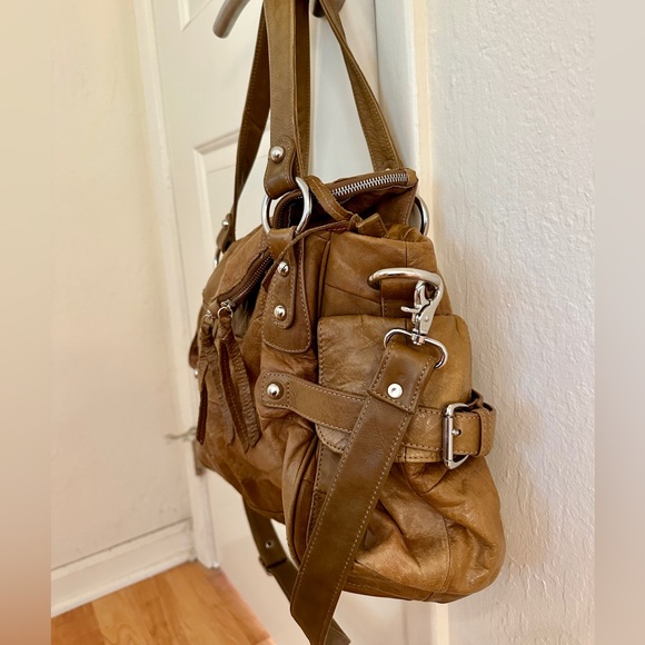 Jesslyn Blake Leather Weekend Bag - Picture 3 of 12